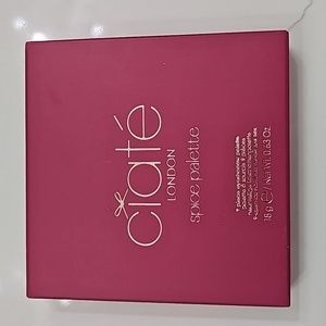 Eyeshadow palette